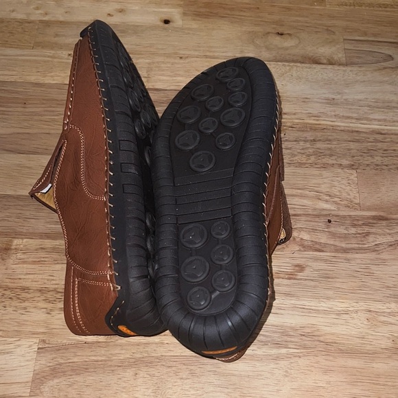 Men's Tan Leather Loafers - Picture 4 of 4